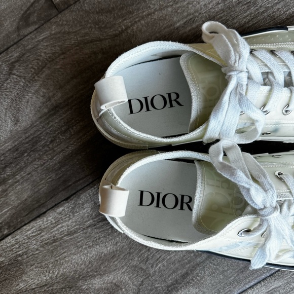 Dior Men’s White and Gray Sneakers - Picture 8 of 13